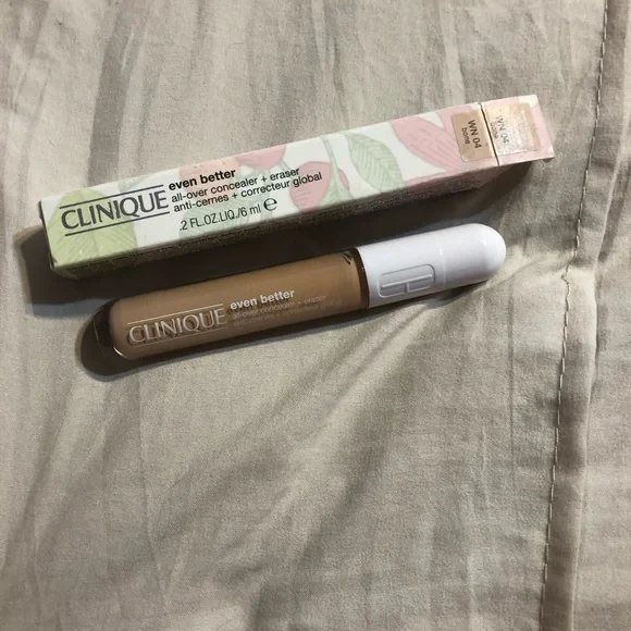 Clinique Even Better Concealer in Bone - Picture 4 of 4